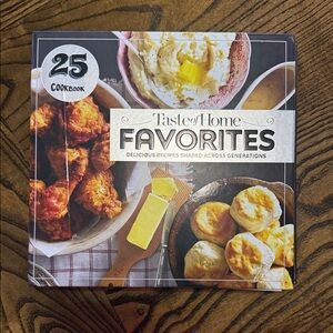 Taste of Home Favorites / 25th Anniversary Cookbook